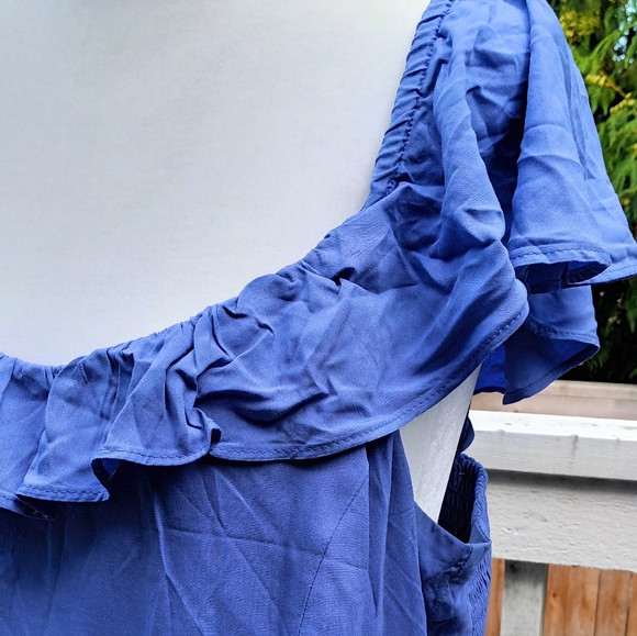 NWT Old Navy sleeveless ruffle neckline and sleeves size XL - Picture 2 of 8